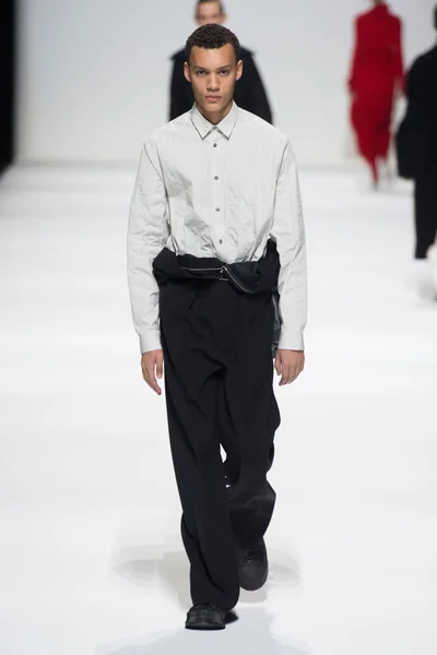 Look 30